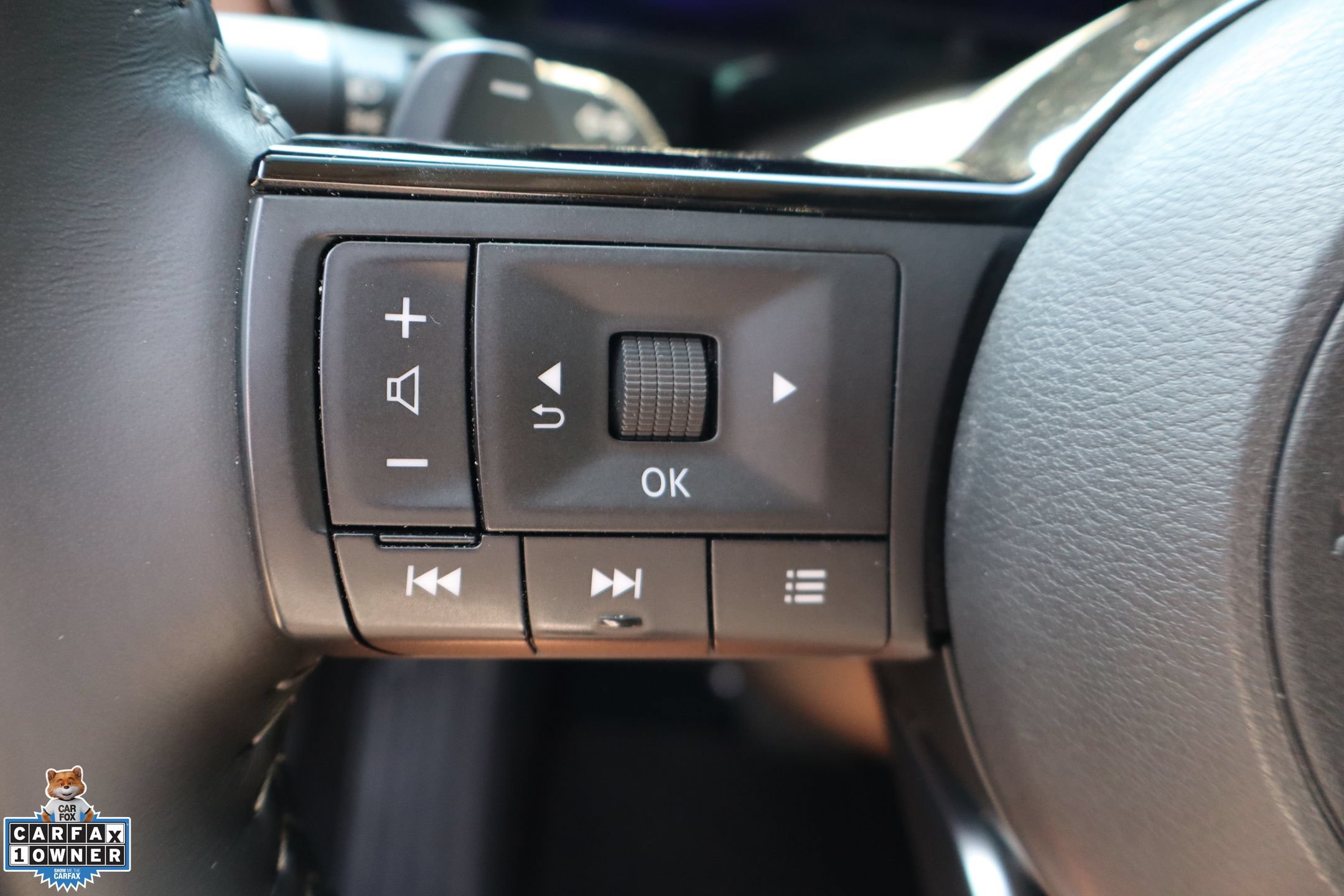 Used 2024 Nissan Pathfinder Platinum w/ Lighting Package (N92) AWD/4WD image 16