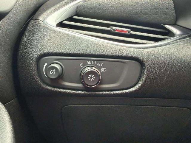 Used 2018 Chevrolet Malibu LT image 17