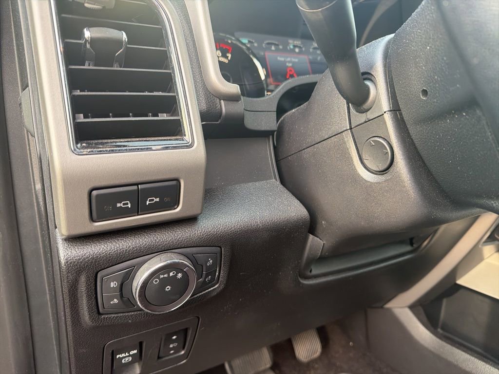 Certified 2019 Ford F150 Lariat w/ Equipment Group 502A Luxury image 19