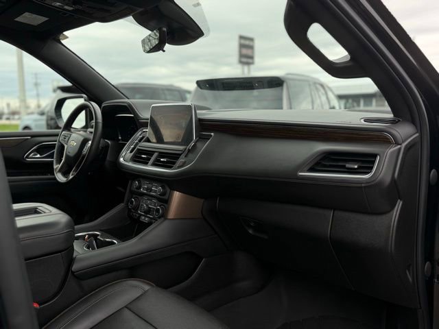 Used 2023 Chevrolet Suburban High Country image 31