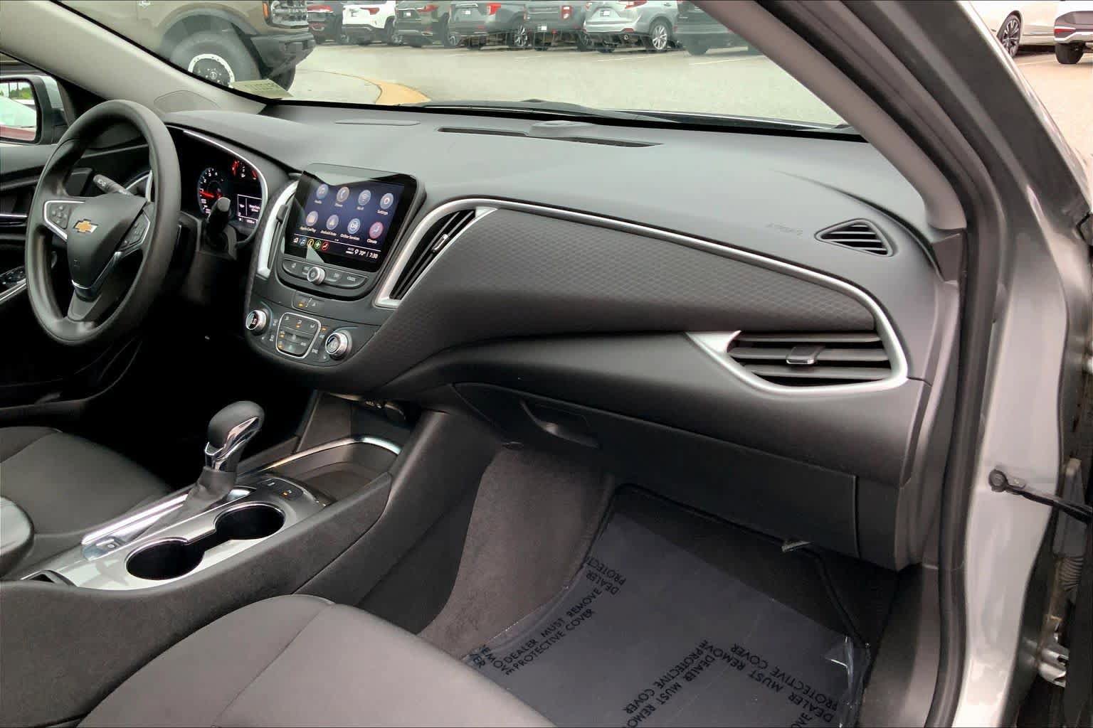 Used 2024 Chevrolet Malibu LT FWD image 19