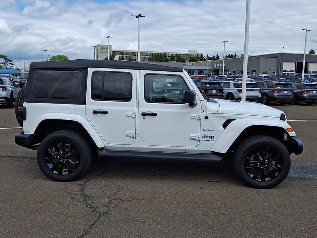 Used 2023 Jeep Wrangler Unlimited Sahara w/ Cold Weather Group AWD/4WD image 7