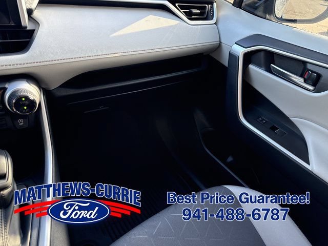 Used 2025 Toyota RAV4 XLE w/ Convenience Package FWD image 23