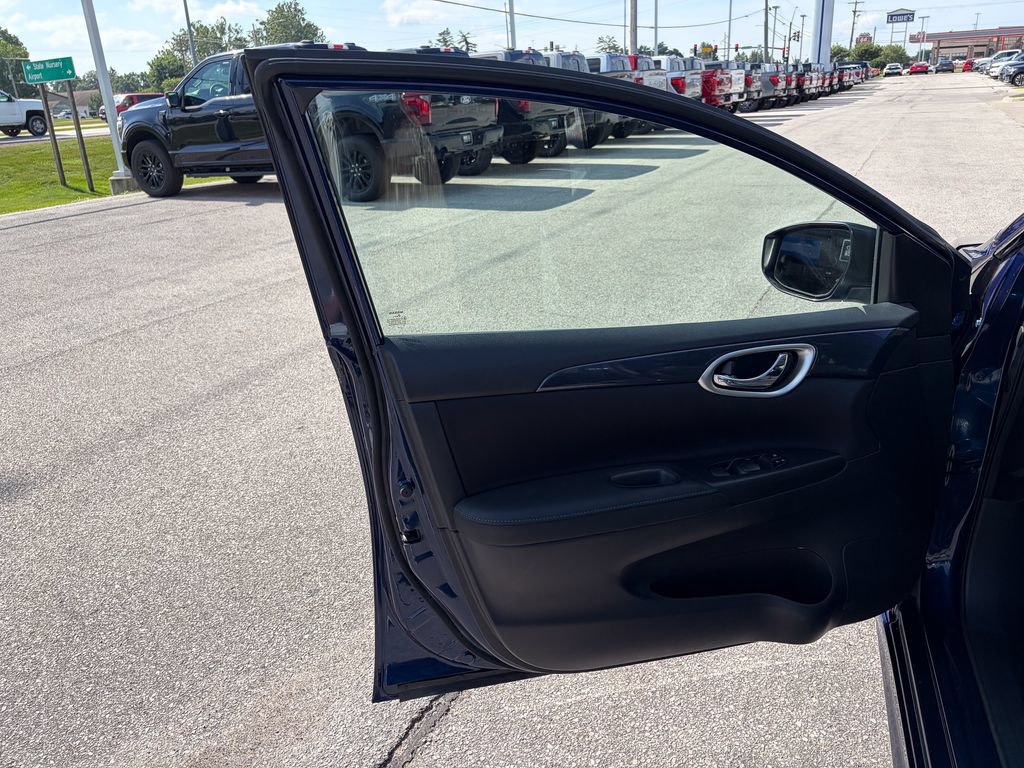Used 2019 Nissan Sentra SR FWD image 12