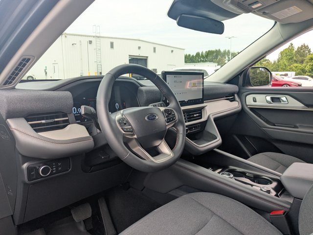 Certified 2025 Ford Explorer Active AWD/4WD image 14