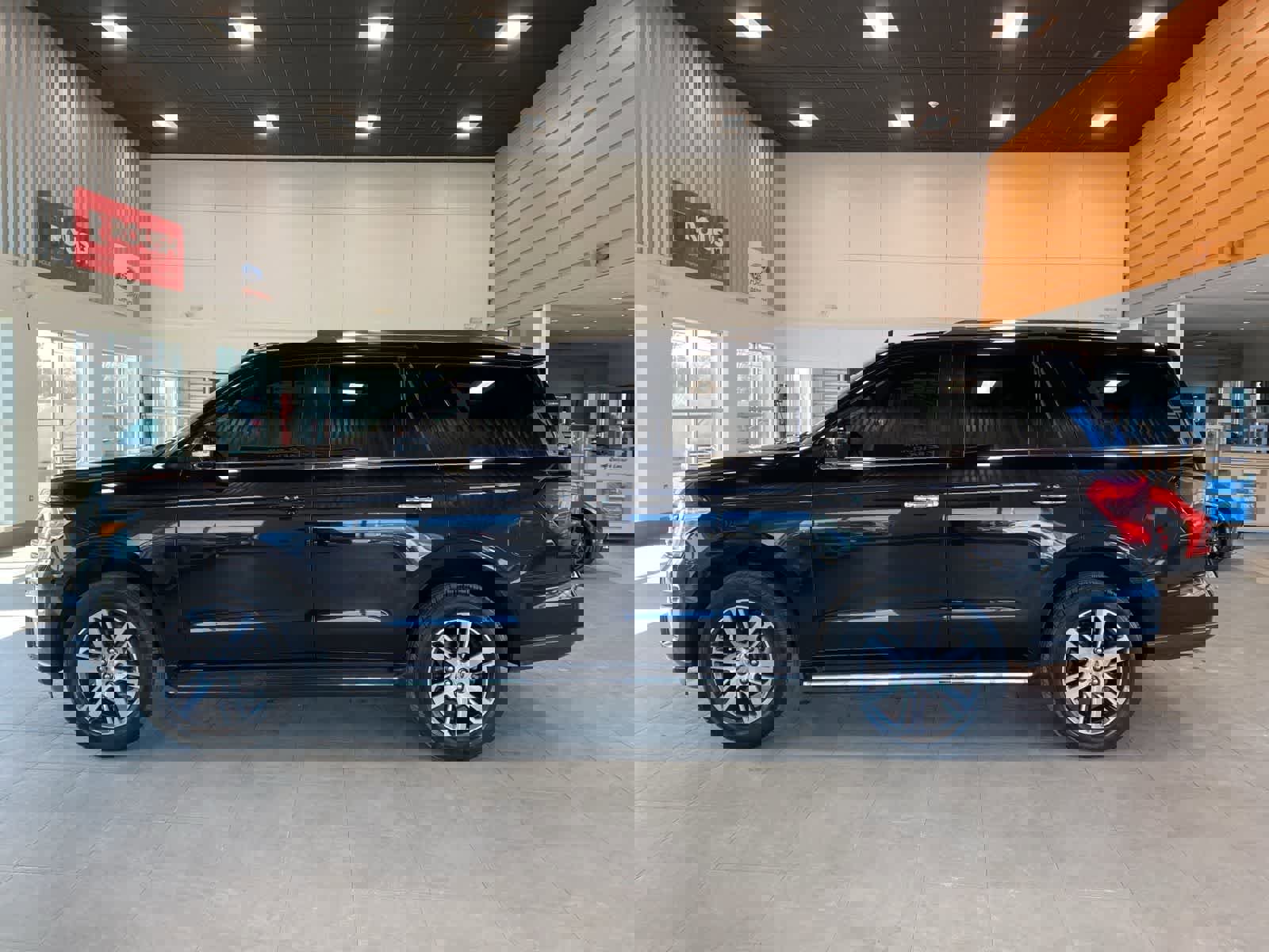 Certified 2022 Ford Expedition Limited image 2