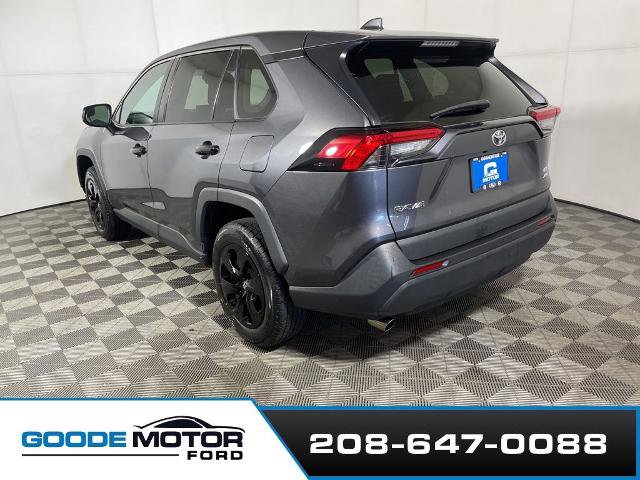 Used 2022 Toyota RAV4 LE AWD/4WD image 4