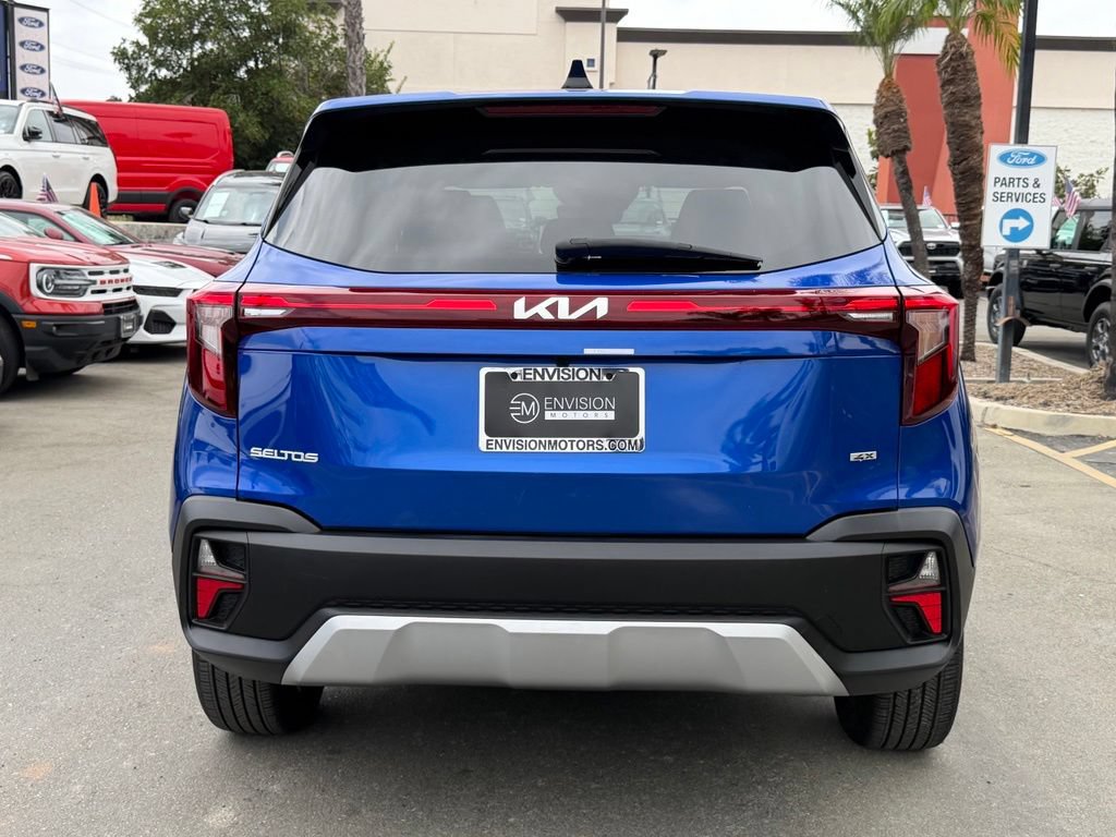 Used 2024 Kia Seltos LX AWD/4WD image 11
