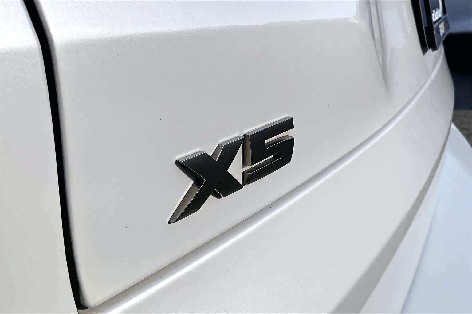 Used 2020 BMW X5 M50i w/ Premium Package AWD/4WD image 12