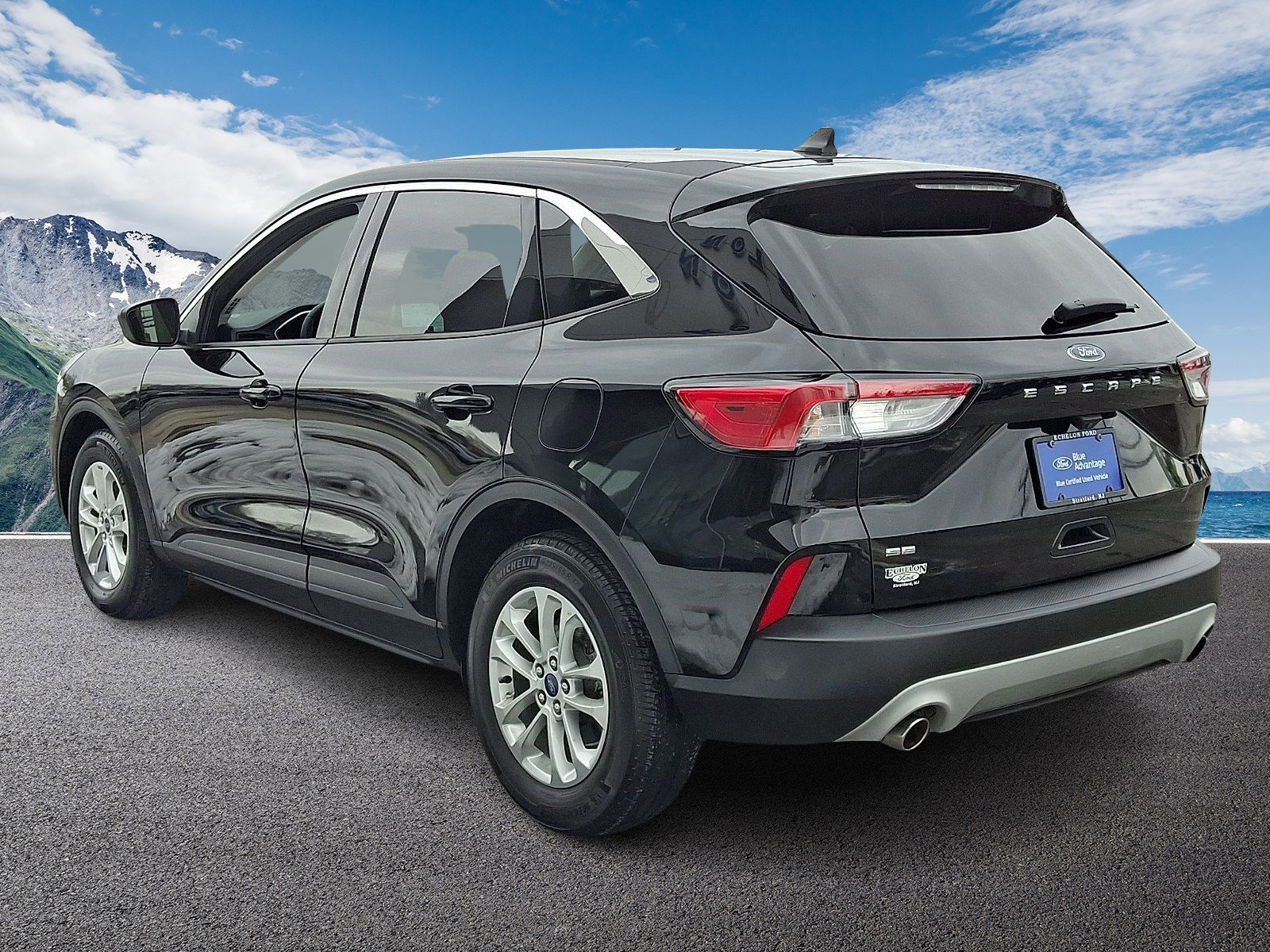 Certified 2022 Ford Escape SE w/ Convenience Package image 2