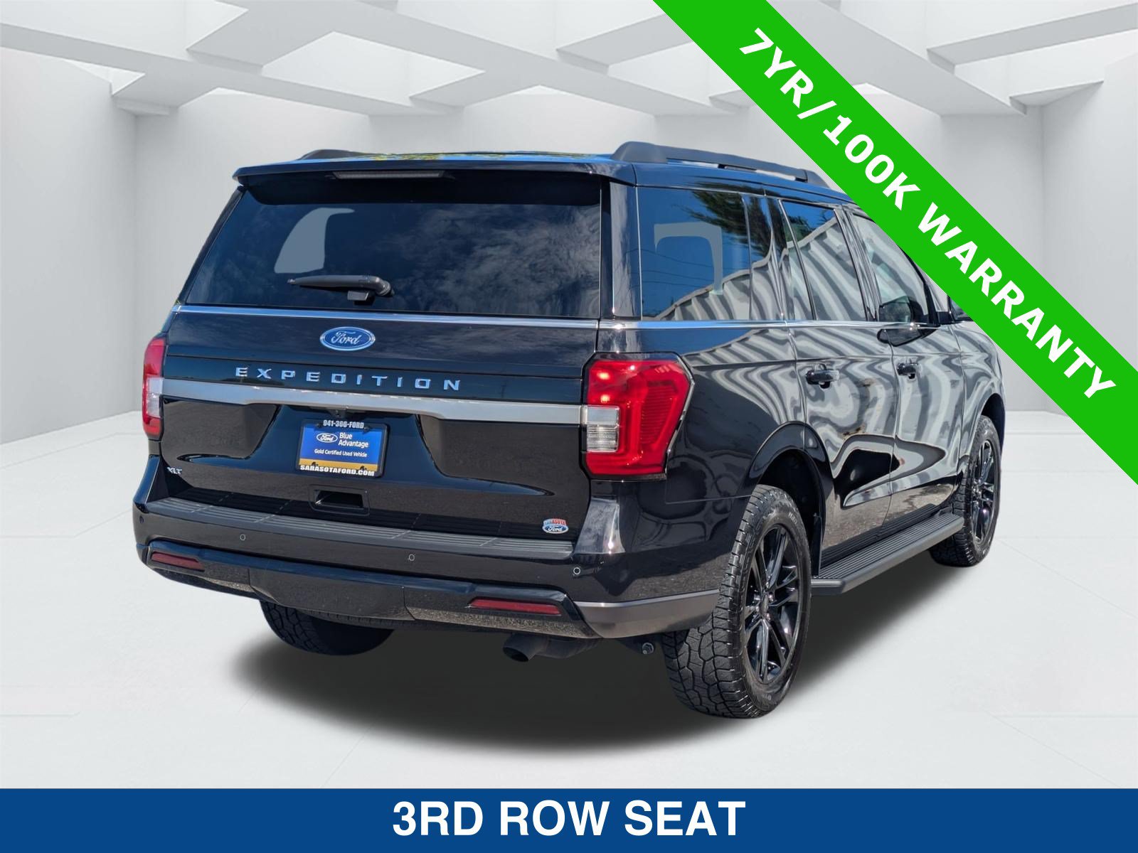 Certified 2024 Ford Expedition XLT RWD image 5