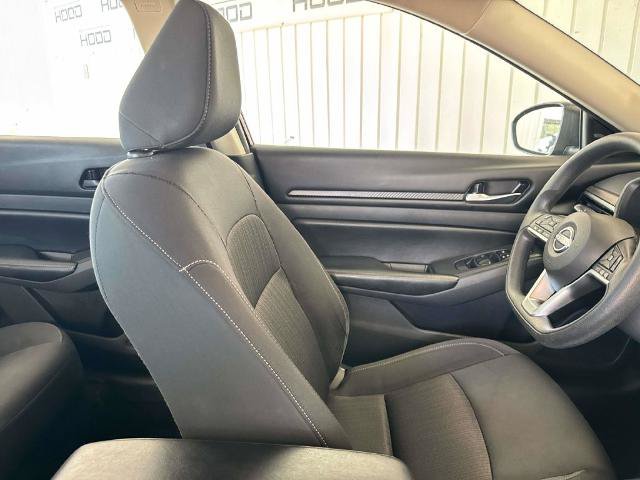 Used 2025 Nissan Altima 2.5 SV FWD image 14