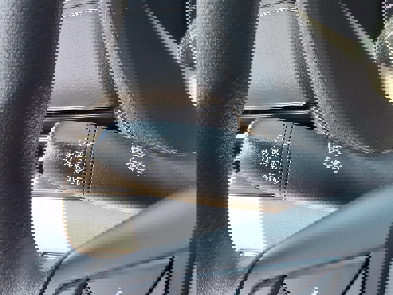 Used 2025 Nissan Sentra SV image 27