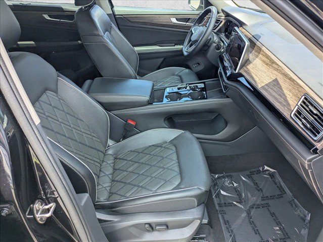 Used 2024 Volkswagen Atlas SEL Premium R-Line AWD/4WD image 24