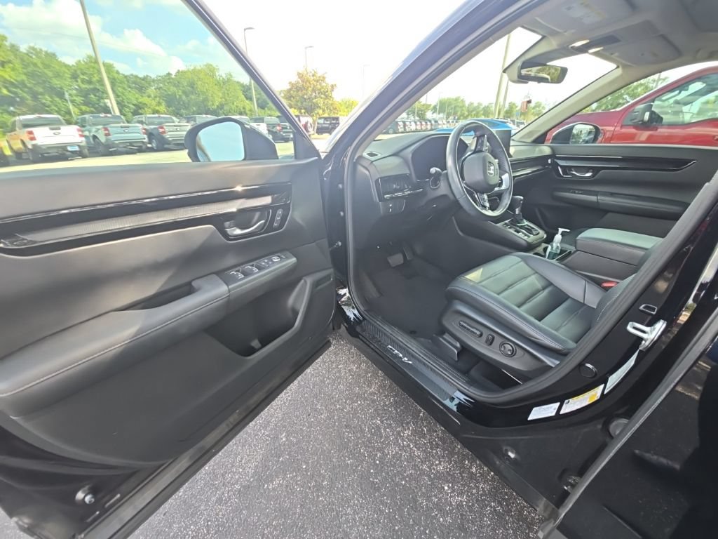 Used 2023 Honda CR-V EX-L image 4
