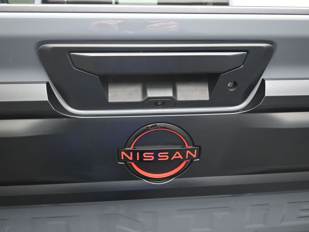 Used 2025 Nissan Frontier PRO-4X AWD/4WD image 24