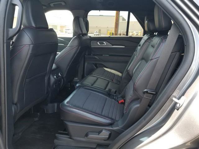 Certified 2025 Ford Explorer ST-Line w/ Premium Package AWD/4WD image 15