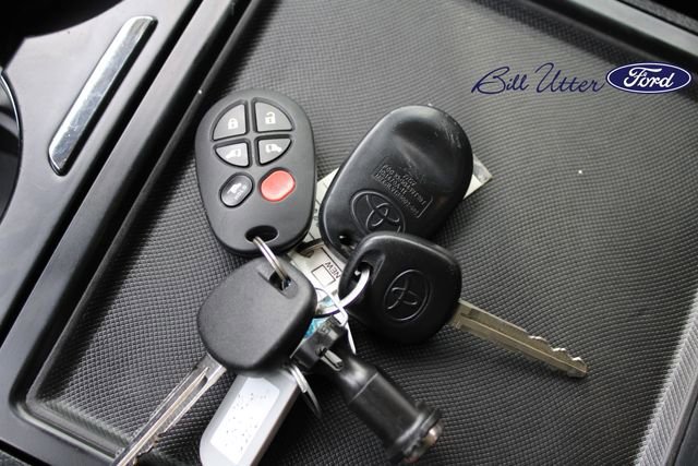 Used 2019 Toyota Sienna SE image 27