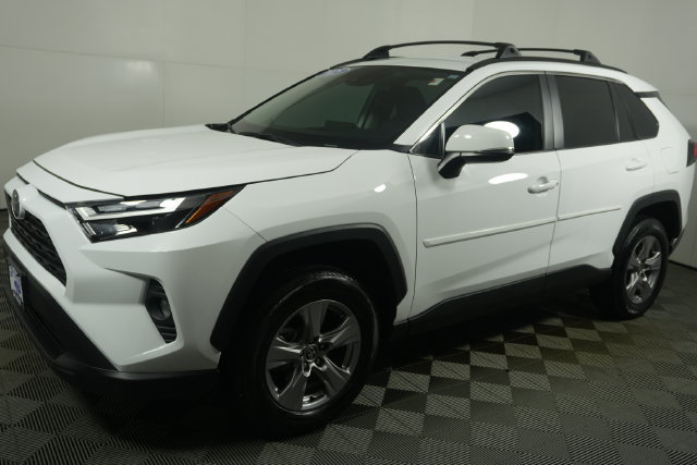 Used 2025 Toyota RAV4 XLE AWD/4WD image 7