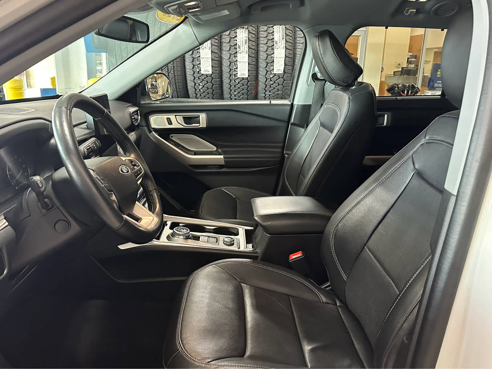 Certified 2023 Ford Explorer Limited w/ Limited Technology Package image 23