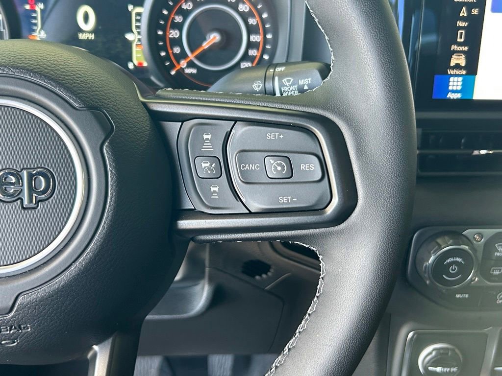 Used 2025 Jeep Gladiator Mojave w/ Safety Group AWD/4WD image 41