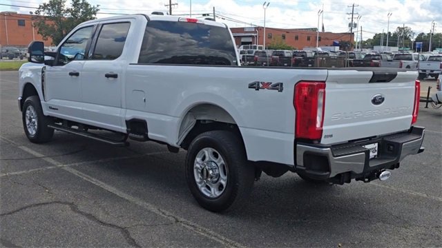 Certified 2025 Ford F350 XLT image 5