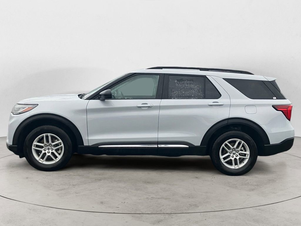 Certified 2025 Ford Explorer Active AWD/4WD image 2