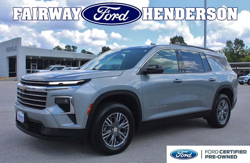 Used 2025 Chevrolet Traverse LT
