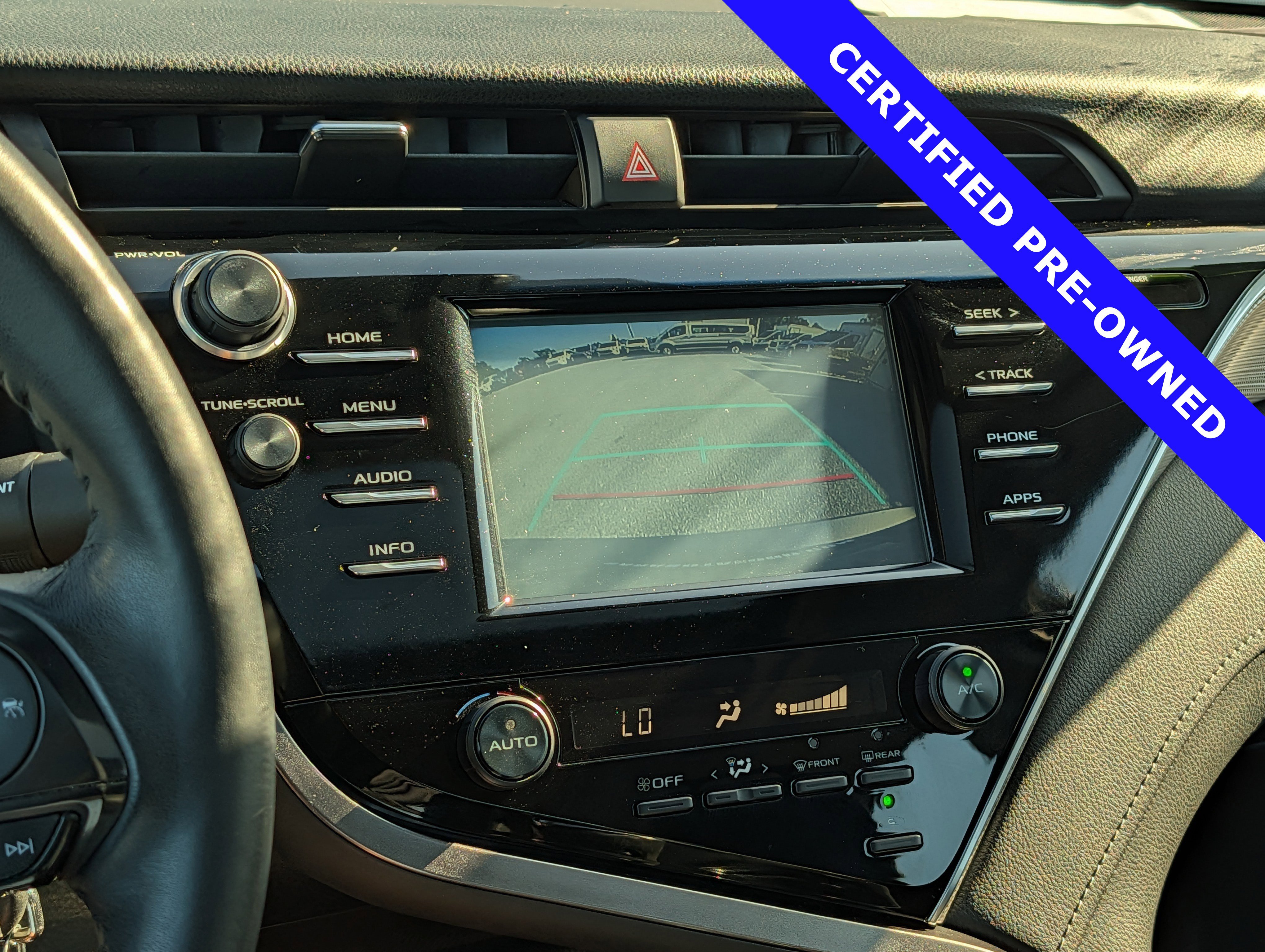 Used 2018 Toyota Camry SE w/ Moonroof Package FWD image 28
