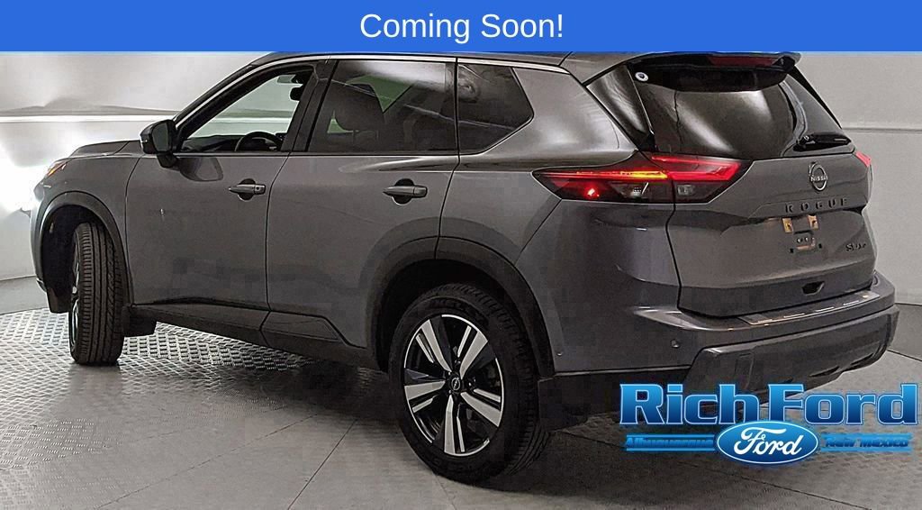 Used 2024 Nissan Rogue SL AWD/4WD image 4