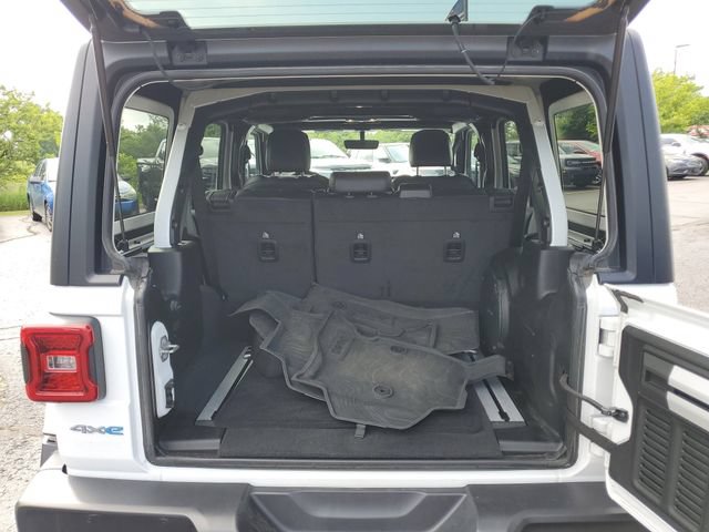 Used 2022 Jeep Wrangler Unlimited Sahara w/ Cold Weather Group AWD/4WD image 29