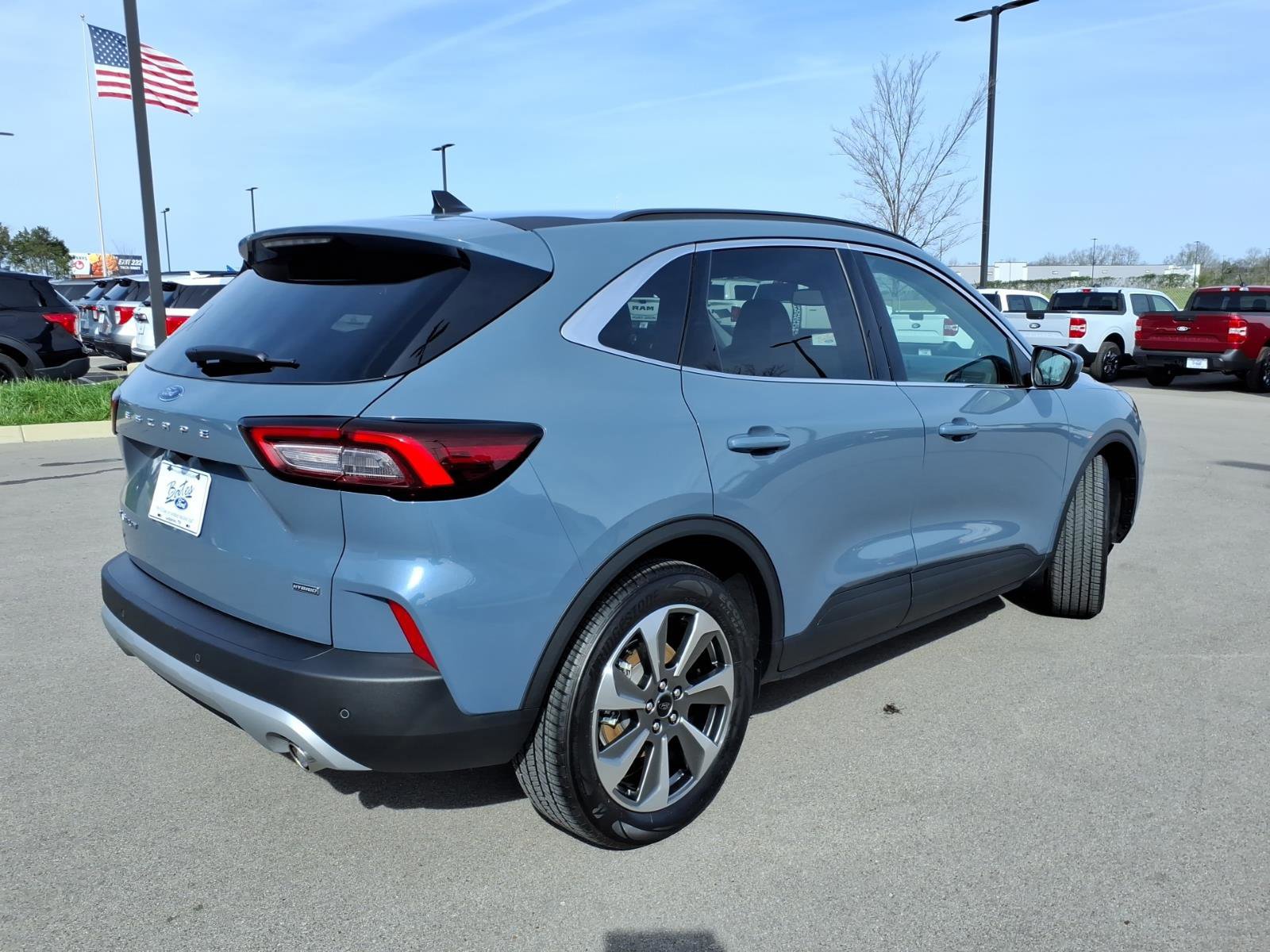 Certified 2025 Ford Escape Platinum w/ Premium Technology Package image 5