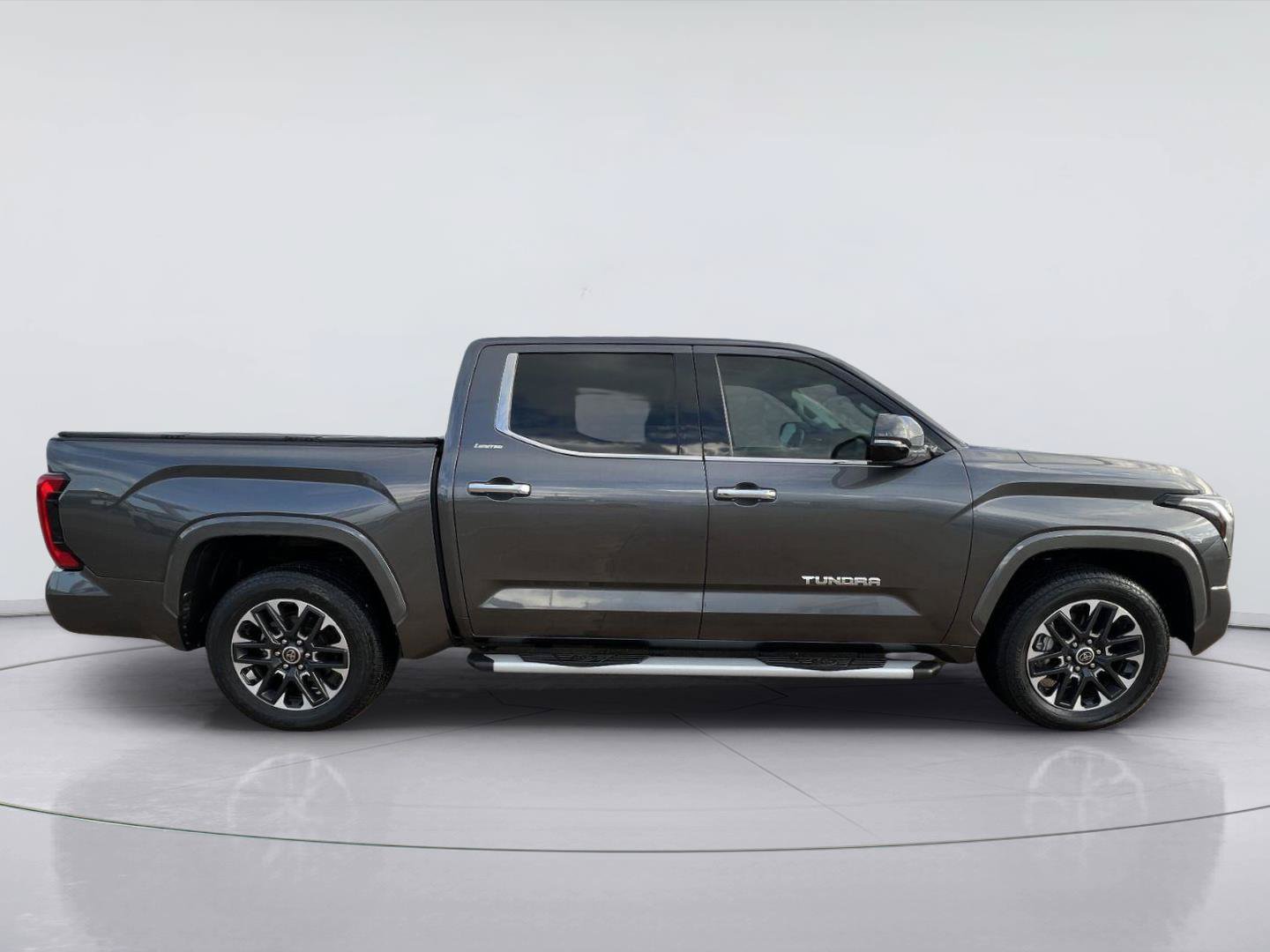 Used 2023 Toyota Tundra Limited w/ Power Package RWD image 2