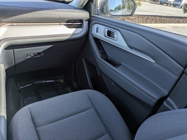 Certified 2026 Ford Explorer Active image 17