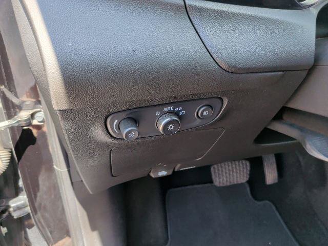 Used 2021 Buick Encore GX Essence FWD image 26