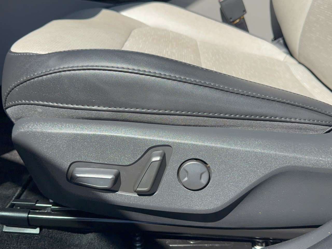 Used 2023 Kia Niro Wave FWD image 5