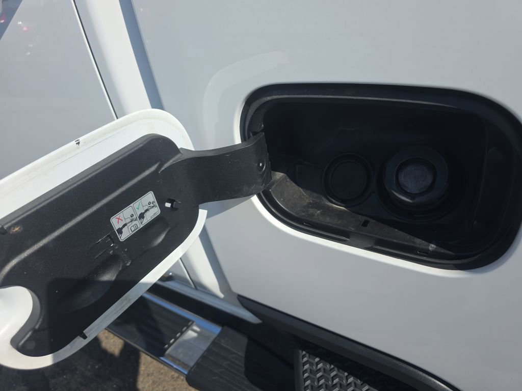 Used 2024 Chevrolet Silverado 2500 High Country w/ Technology Package image 15