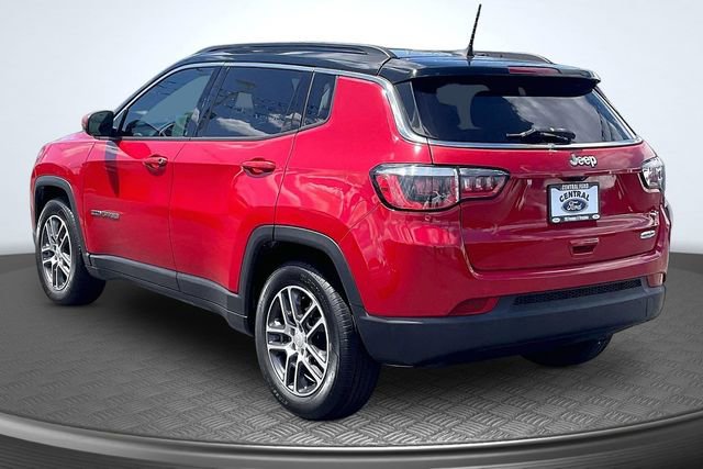 Used 2018 Jeep Compass Latitude w/ Popular Equipment Group FWD image 2