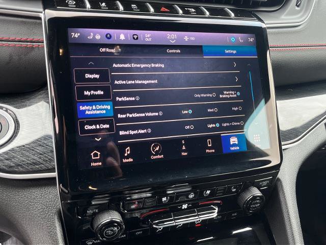 Used 2022 Jeep Grand Cherokee Trailhawk w/ Luxury Tech Group III image 13