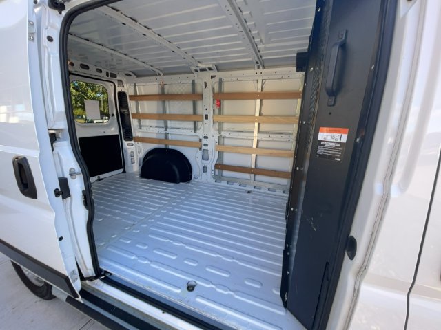 Used 2025 RAM ProMaster 2500 w/ U-Haul Equipment Group FWD image 29