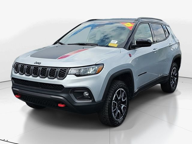 Used 2025 Jeep Compass Trailhawk AWD/4WD image 8