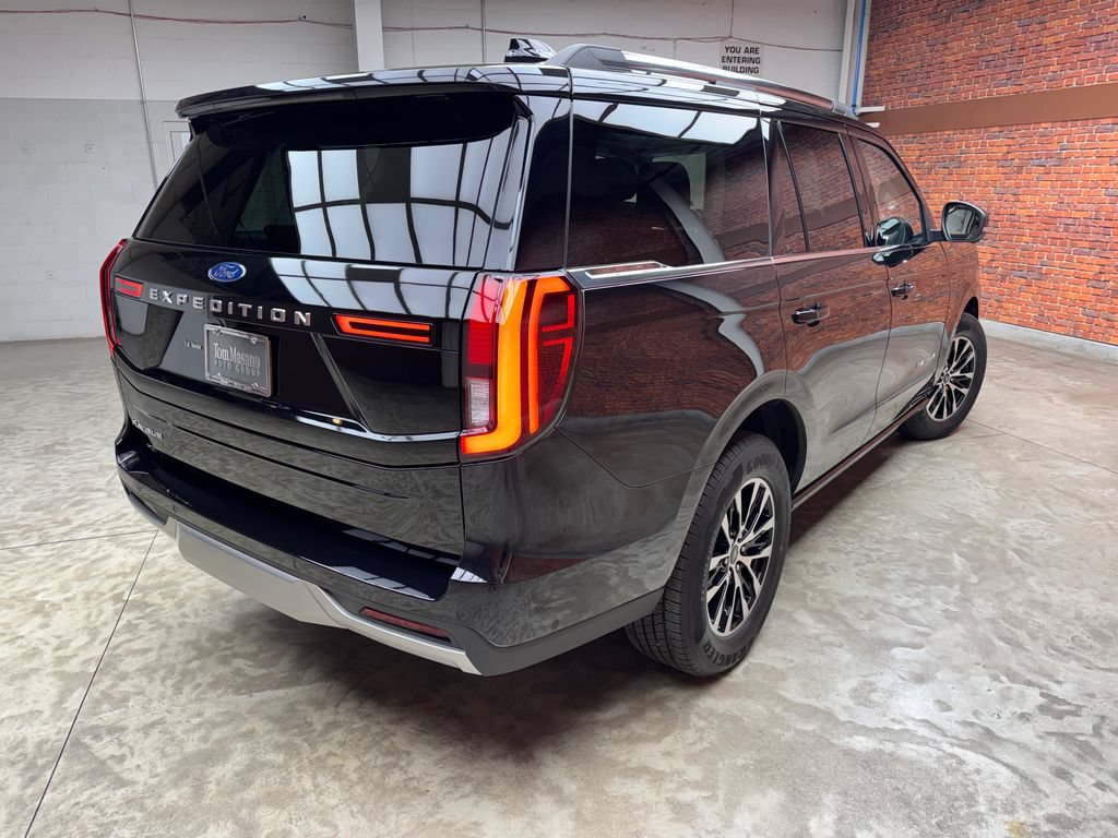 Certified 2025 Ford Expedition Platinum AWD/4WD image 6