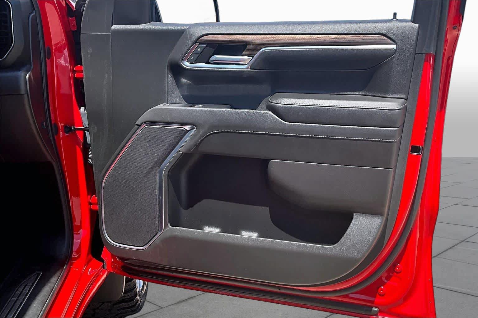 Used 2022 Chevrolet Silverado 1500 LT RWD image 16