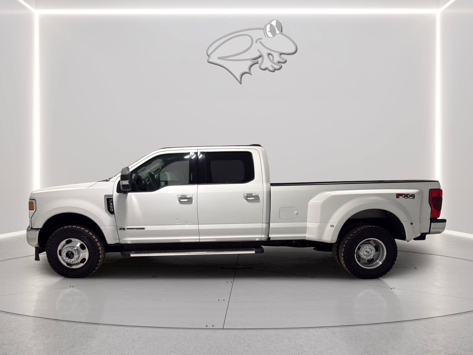 Certified 2022 Ford F350 XLT w/ XLT Premium Package AWD/4WD image 2