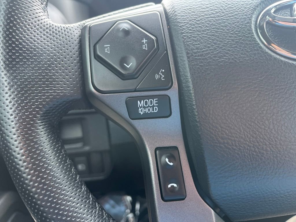 Used 2019 Toyota Tacoma TRD Sport AWD/4WD image 25