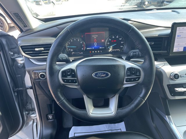 Certified 2023 Ford Explorer XLT w/ Equipment Group 202A AWD/4WD image 7