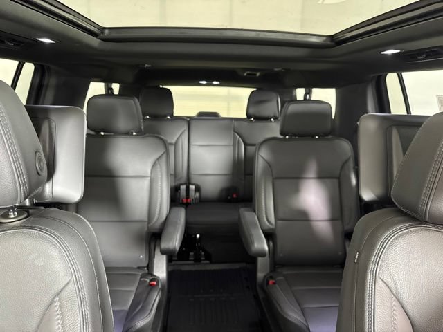Used 2024 GMC Yukon XL Denali w/ Advanced Technology Package AWD/4WD image 14