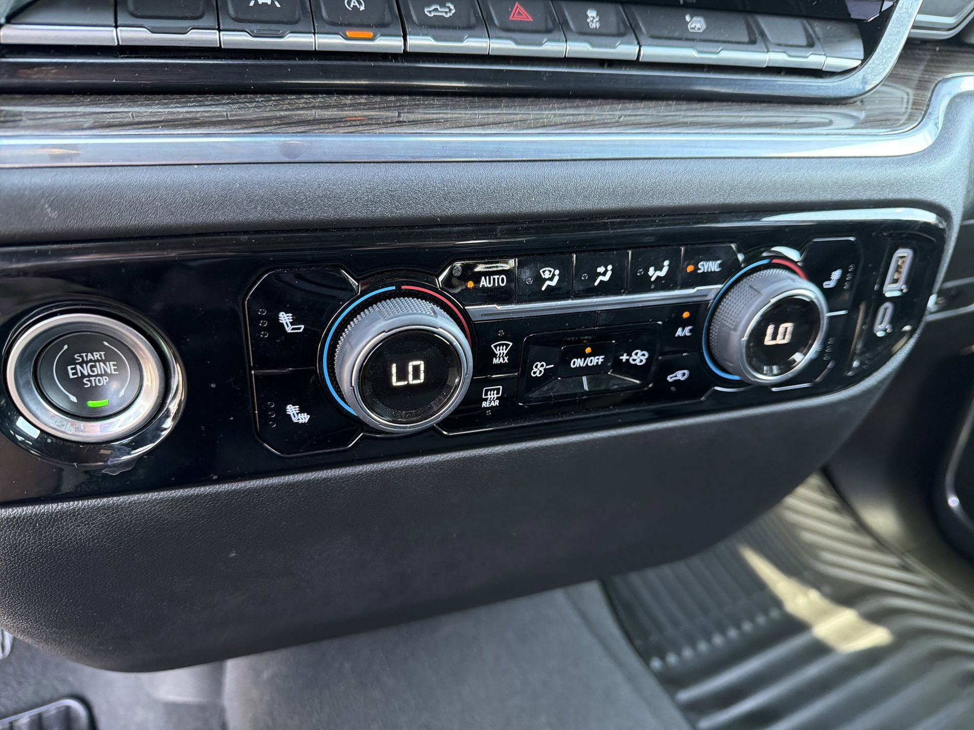 Used 2024 Chevrolet Silverado 1500 LT image 16