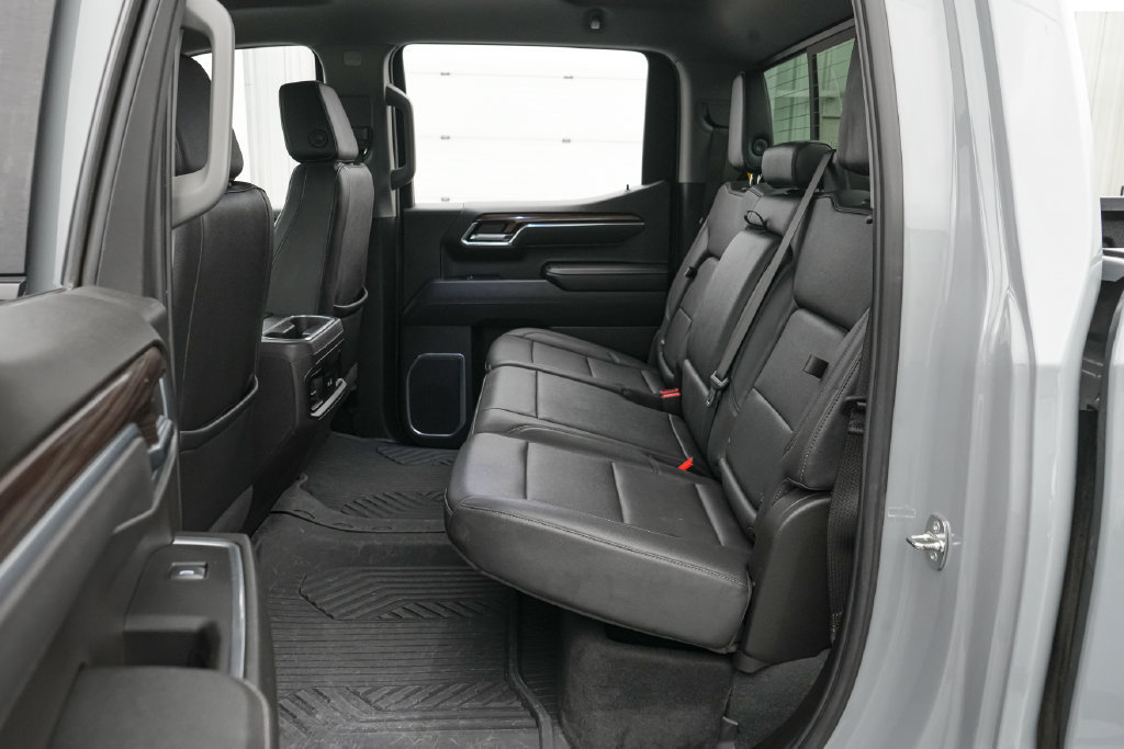Used 2024 Chevrolet Silverado 1500 LT Trail Boss w/ Convenience Package II AWD/4WD image 20