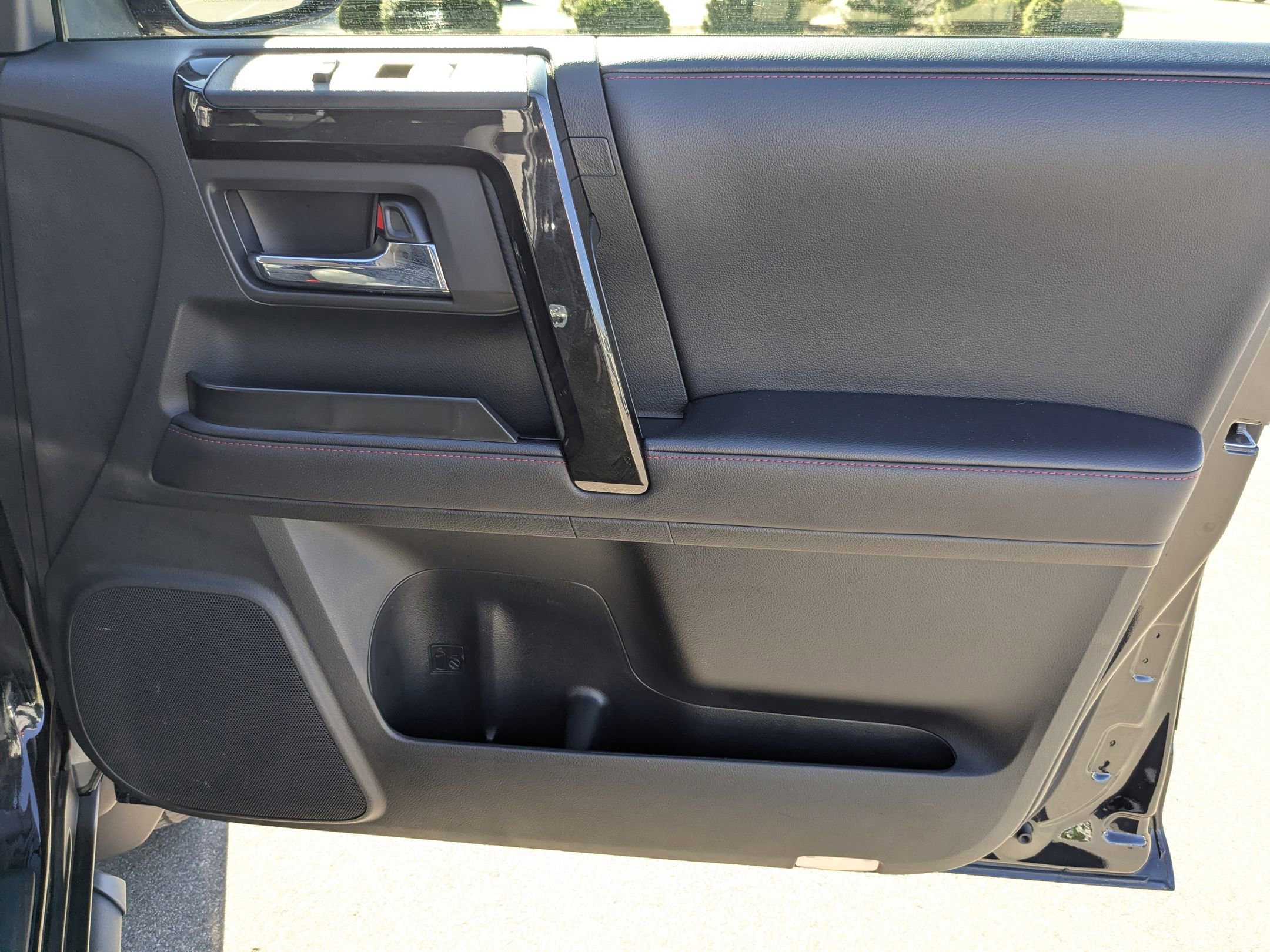 Used 2021 Toyota 4Runner Venture w/ Moonroof Package image 40